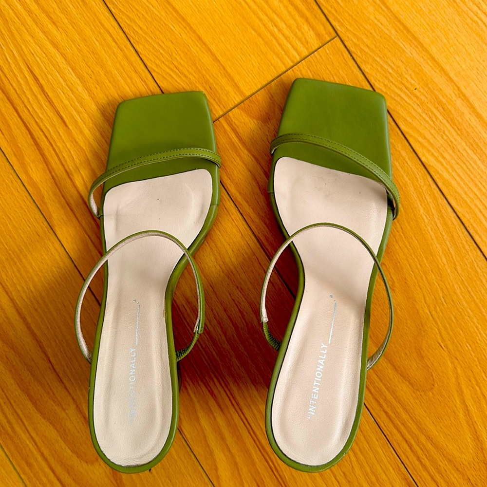 Intentionally Blank SUMMER wedges - GRETA